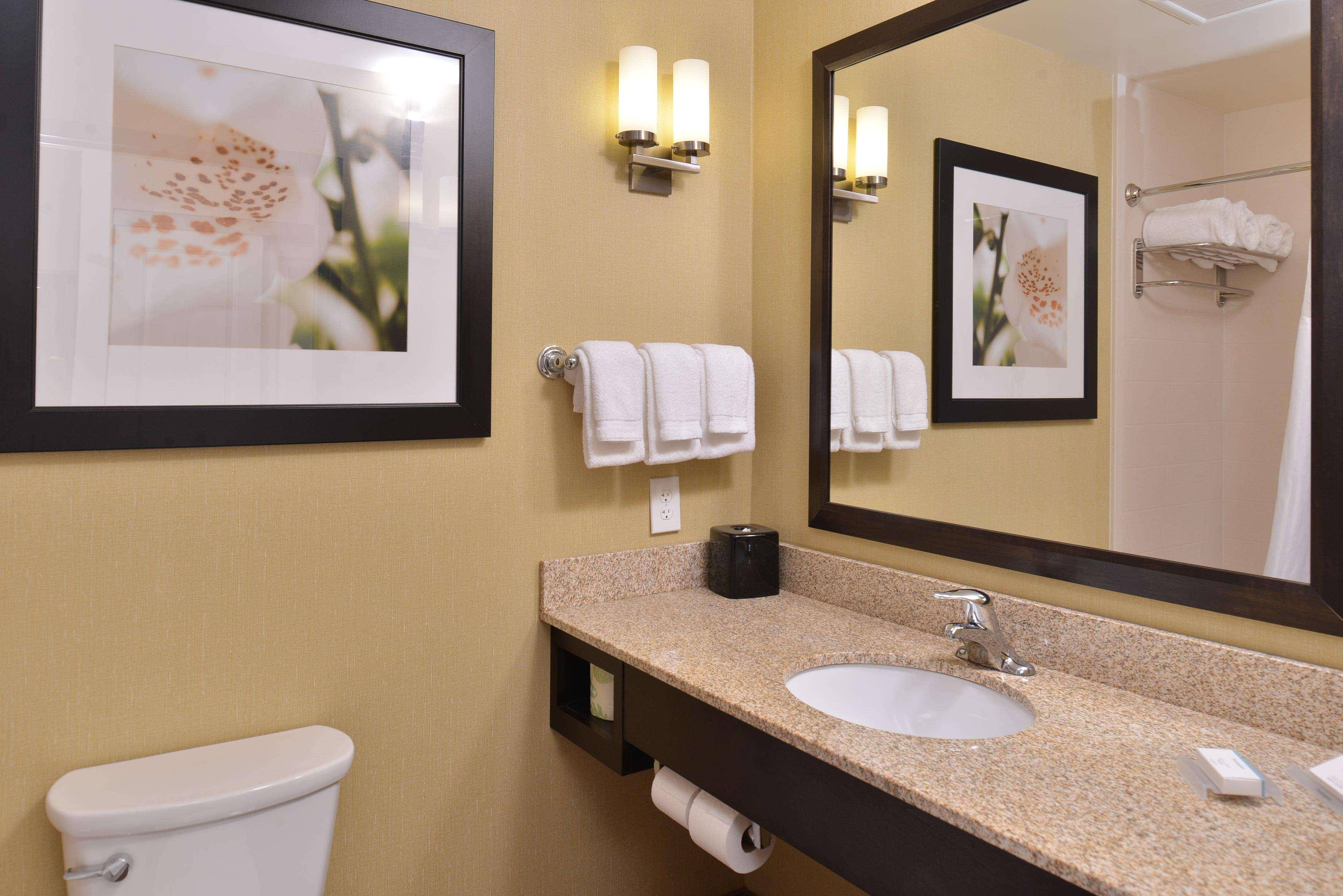 Hilton Garden Inn West Chester Ngoại thất bức ảnh