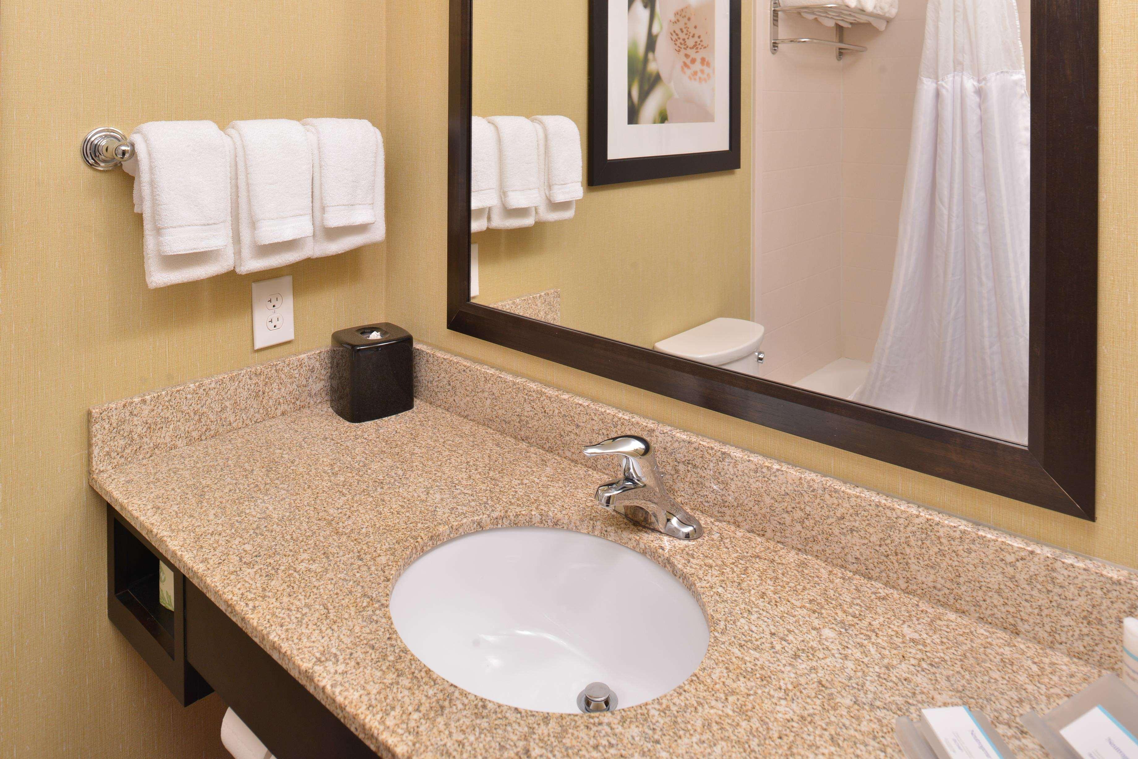 Hilton Garden Inn West Chester Ngoại thất bức ảnh